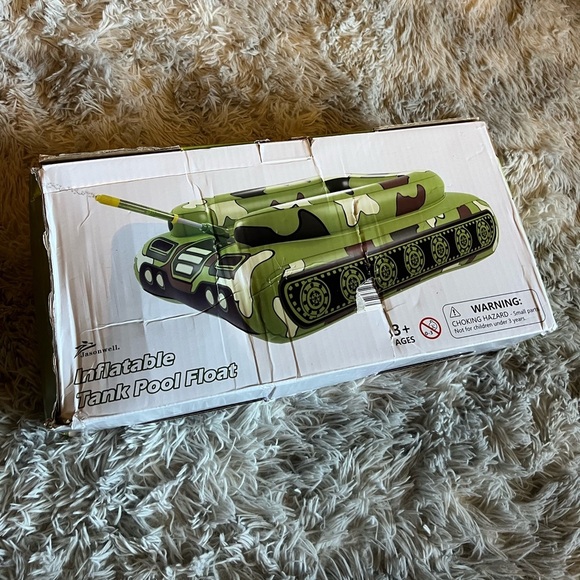 NWT army camo inflatable tank pool float‎ - Picture 2 of 5